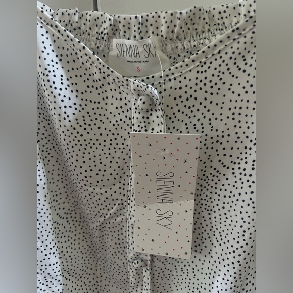 Black and white spec Sienna Sky size SMALL dress. A-line. Smocked back - Picture 3 of 5